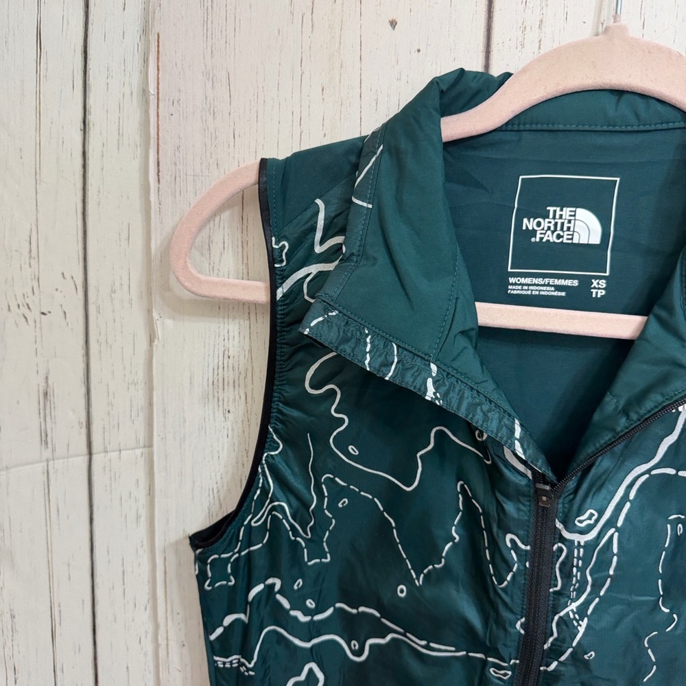The North Face Women's Winter Warm Printed Insulated Vest - Picture 5 of 14